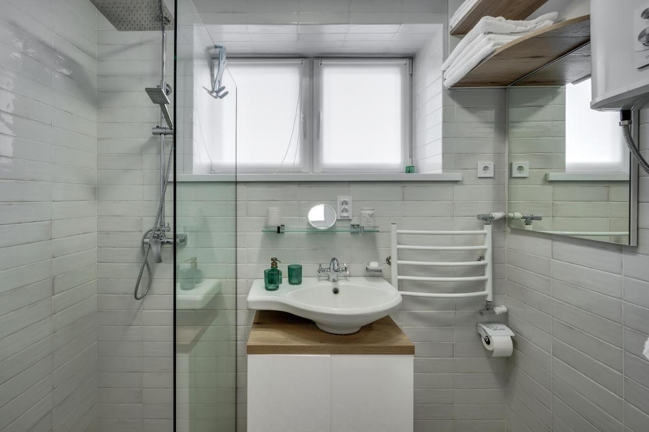 White Apartment Scandinavian Style Zaporizhia Екстериор снимка